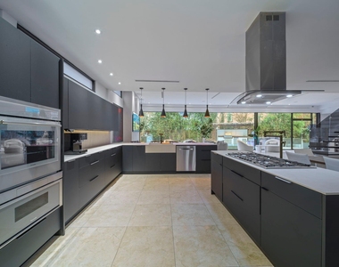 5419 John Dreaper Drive - Photo Thumbnail 8
