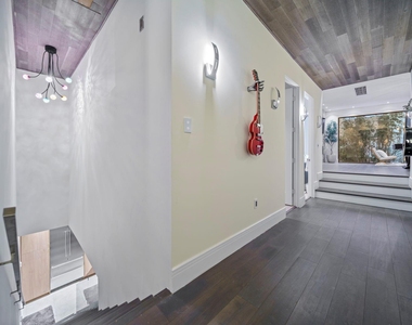 5419 John Dreaper Drive - Photo Thumbnail 31