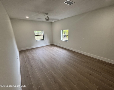 6335 S Tropical Trail - Photo Thumbnail 8