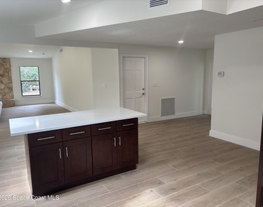 6335 S Tropical Trail - Photo Thumbnail 14