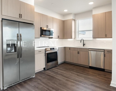 3001 W 11th Street - Photo Thumbnail 4