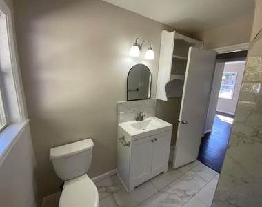 3029 Nita Street - Photo Thumbnail 8