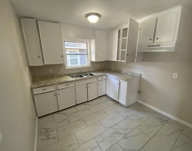 3029 Nita Street - Photo Thumbnail 4
