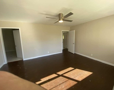 3029 Nita Street - Photo Thumbnail 1