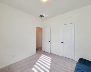 8214 Leisure Point Drive - Photo Thumbnail 24