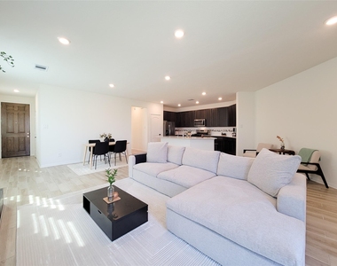 8214 Leisure Point Drive - Photo Thumbnail 11