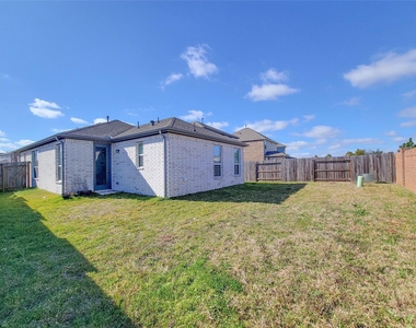 8214 Leisure Point Drive - Photo Thumbnail 30