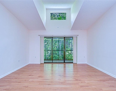 3161 Lake Pine Way S - Photo Thumbnail 8