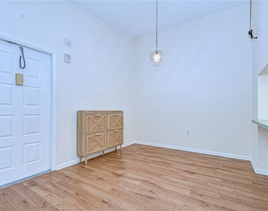 3161 Lake Pine Way S - Photo Thumbnail 3