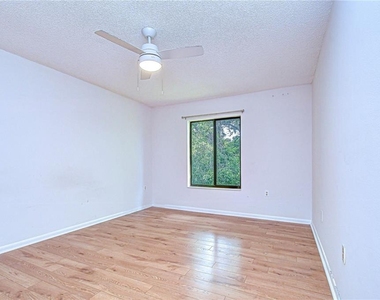 3161 Lake Pine Way S - Photo Thumbnail 20