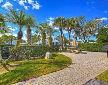 3161 Lake Pine Way S - Photo Thumbnail 43
