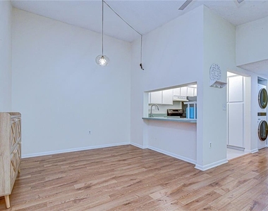 3161 Lake Pine Way S - Photo Thumbnail 5