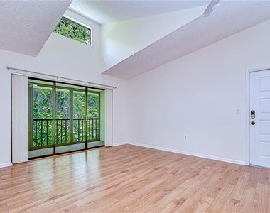 3161 Lake Pine Way S - Photo Thumbnail 9