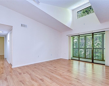 3161 Lake Pine Way S - Photo Thumbnail 10
