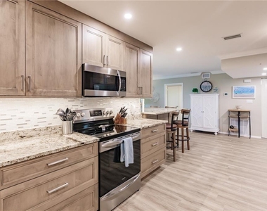 1200 E Peppertree Lane - Photo Thumbnail 4