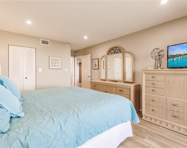 1200 E Peppertree Lane - Photo Thumbnail 19