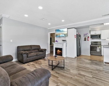 3801 1st Avenue S - Photo Thumbnail 5