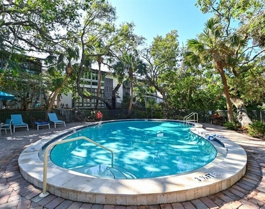 1255 E Peppertree Drive - Photo Thumbnail 10