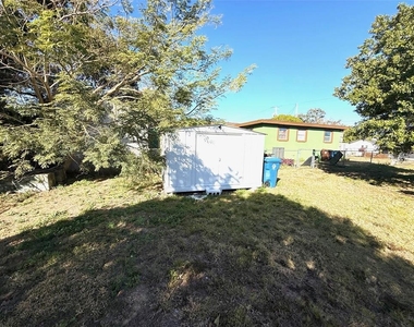 1125 Avenue L - Photo Thumbnail 5