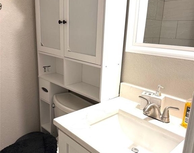 1125 Avenue L - Photo Thumbnail 14