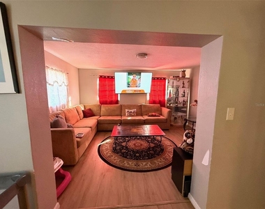 1125 Avenue L - Photo Thumbnail 8