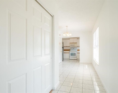 1815 Michigan Avenue - Photo Thumbnail 2