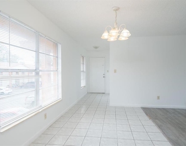 1815 Michigan Avenue - Photo Thumbnail 3