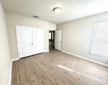 8842 Villa View Circle - Photo Thumbnail 17