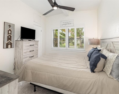 2721 E Marks Street - Photo Thumbnail 16