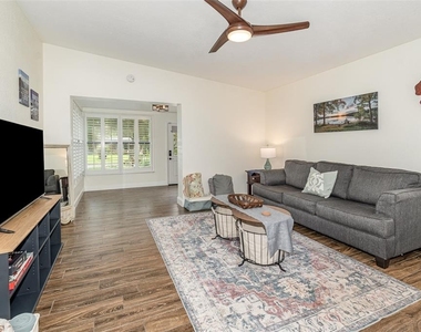 2721 E Marks Street - Photo Thumbnail 7