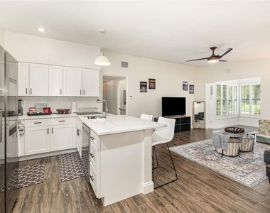 2721 E Marks Street - Photo Thumbnail 3