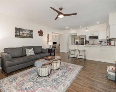 2721 E Marks Street - Photo Thumbnail 2