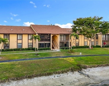 826 Sky Pine Way - Photo Thumbnail 5