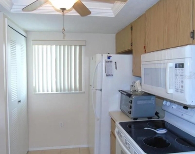 12538 Sw Kingsway Circle - Photo Thumbnail 2