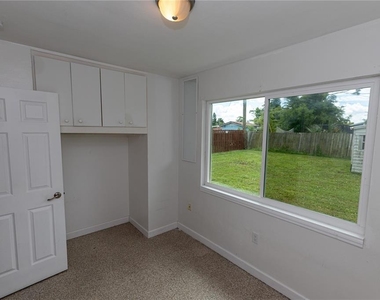 21043 Bersell Avenue - Photo Thumbnail 10