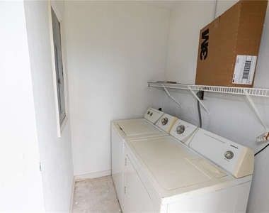 21043 Bersell Avenue - Photo Thumbnail 12