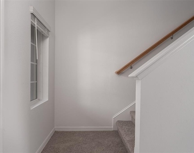 11720 Glenside Terrace - Photo Thumbnail 7