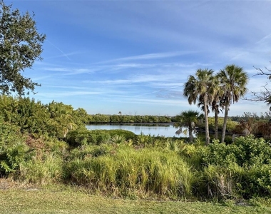 9411 Discovery Terrace - Photo Thumbnail 31