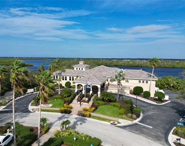 9411 Discovery Terrace - Photo Thumbnail 33
