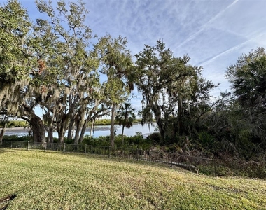 9411 Discovery Terrace - Photo Thumbnail 7
