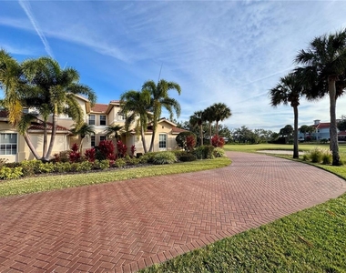 9411 Discovery Terrace - Photo Thumbnail 13