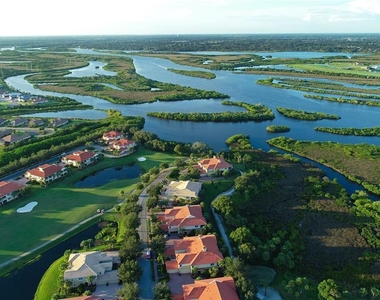 9411 Discovery Terrace - Photo Thumbnail 27