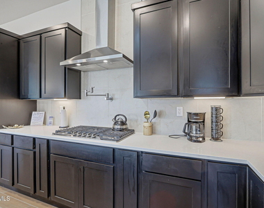 244 Farnborough Street - Photo Thumbnail 13