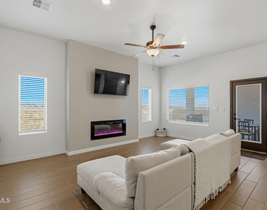 244 Farnborough Street - Photo Thumbnail 16