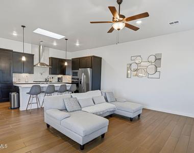 244 Farnborough Street - Photo Thumbnail 14