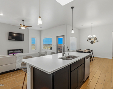 244 Farnborough Street - Photo Thumbnail 10