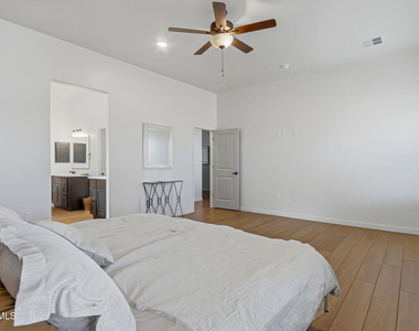 244 Farnborough Street - Photo Thumbnail 30