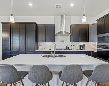 244 Farnborough Street - Photo Thumbnail 12