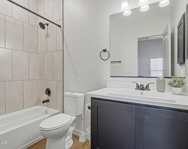 244 Farnborough Street - Photo Thumbnail 19