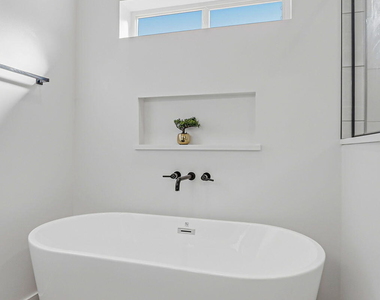 244 Farnborough Street - Photo Thumbnail 32